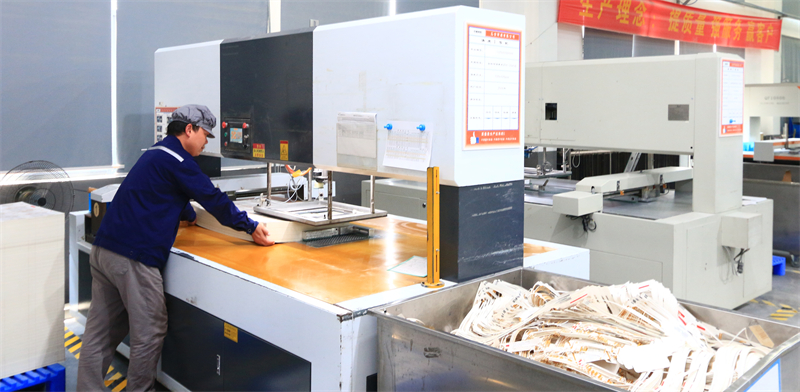 生產設備 上半部分需剪裁  清廢機 - 副本.JPG